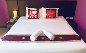 Hollywood Inn Love
